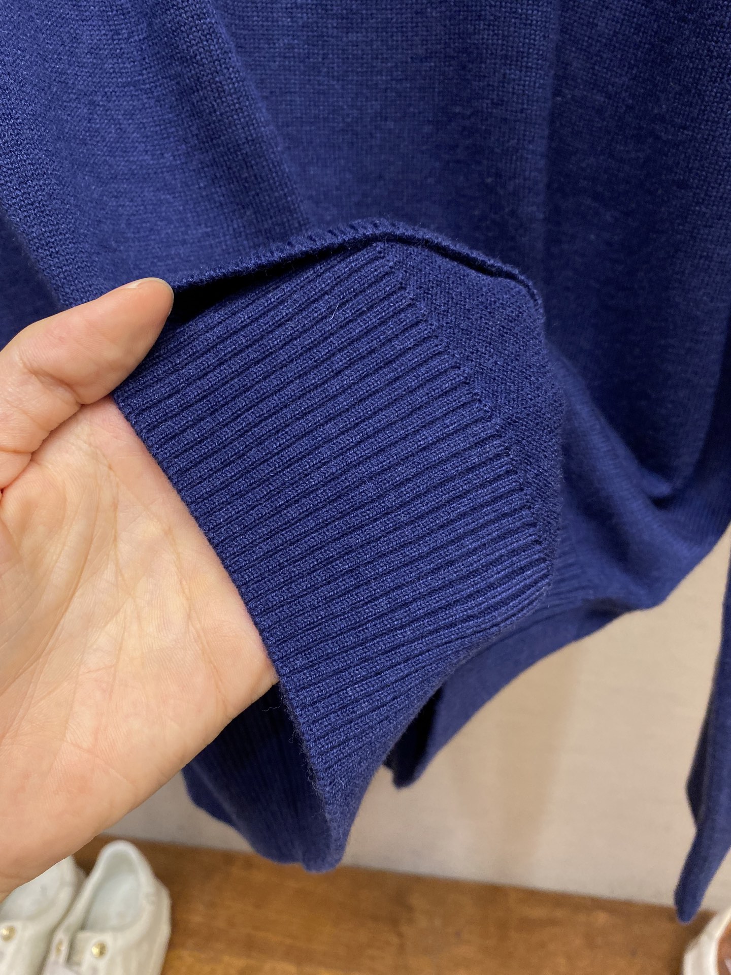 🌟🌟BBR 格子领条毛衣，基础薄款，100%羊毛，内饰品牌格子领条，百灵达电脑机战马刺绣，齐标！尺码：M