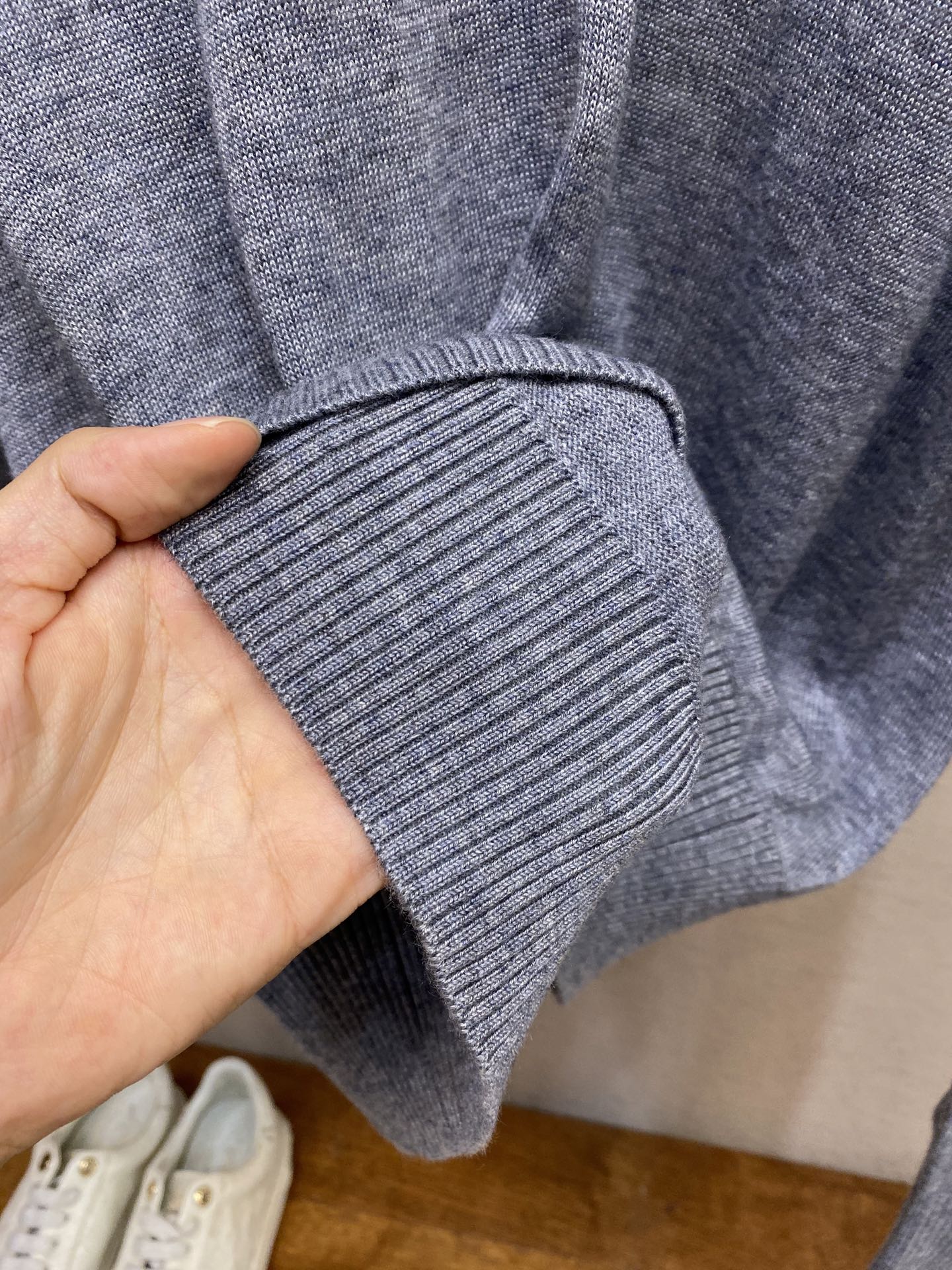 🌟🌟 BBR V领基础款毛衣，100%羊毛，V领设计，办公室男士必备款，新战马刺绣，标齐！尺码：M-2x