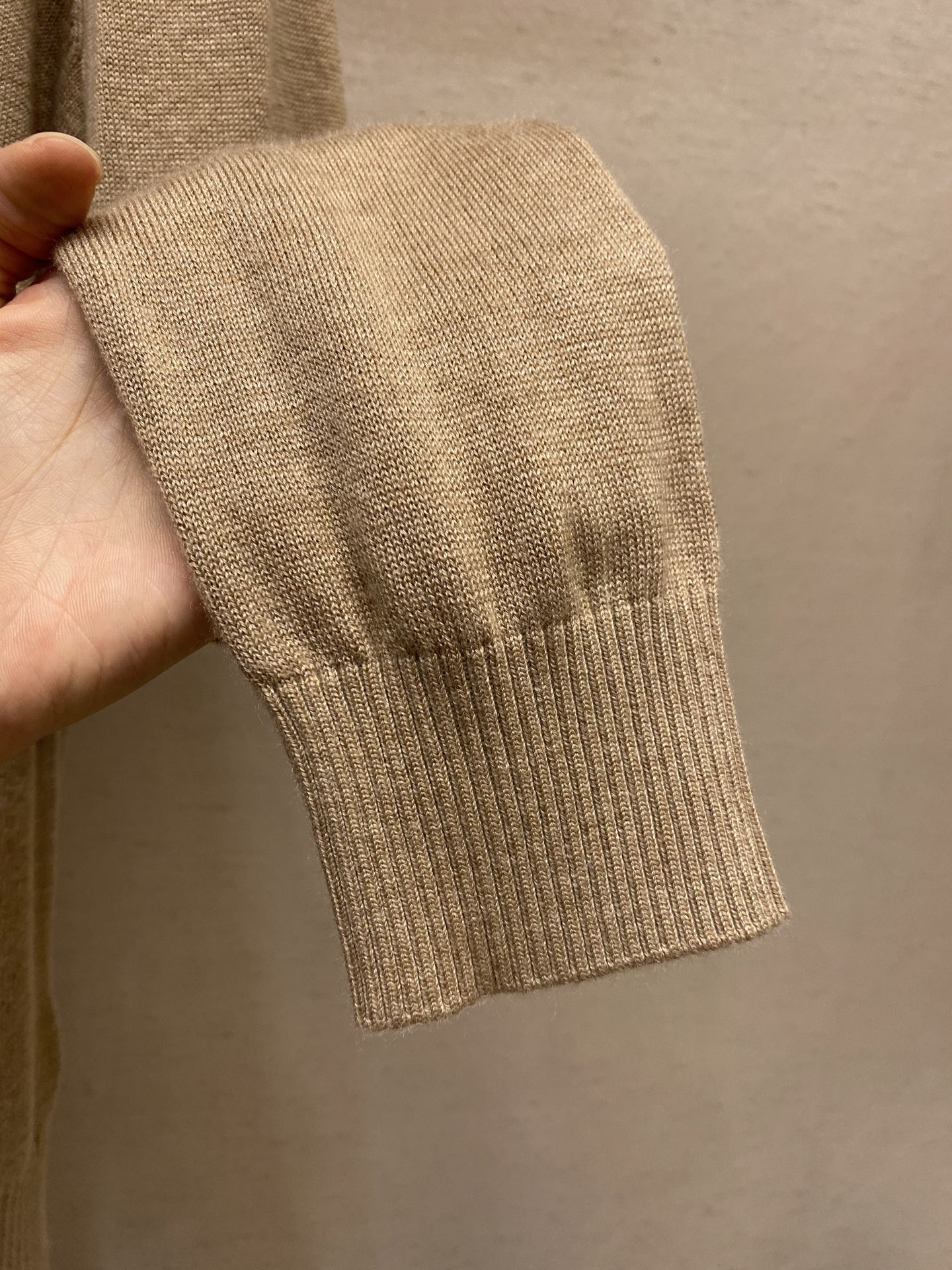 🌟🌟BBR 格子领条毛衣，基础薄款，100%羊毛，内饰品牌格子领条，百灵达电脑机战马刺绣，齐标！尺码：M