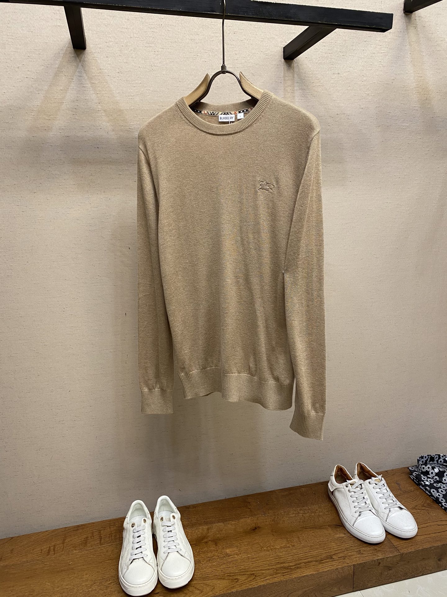 🌟🌟BBR 格子领条毛衣，基础薄款，100%羊毛，内饰品牌格子领条，百灵达电脑机战马刺绣，齐标！尺码：M