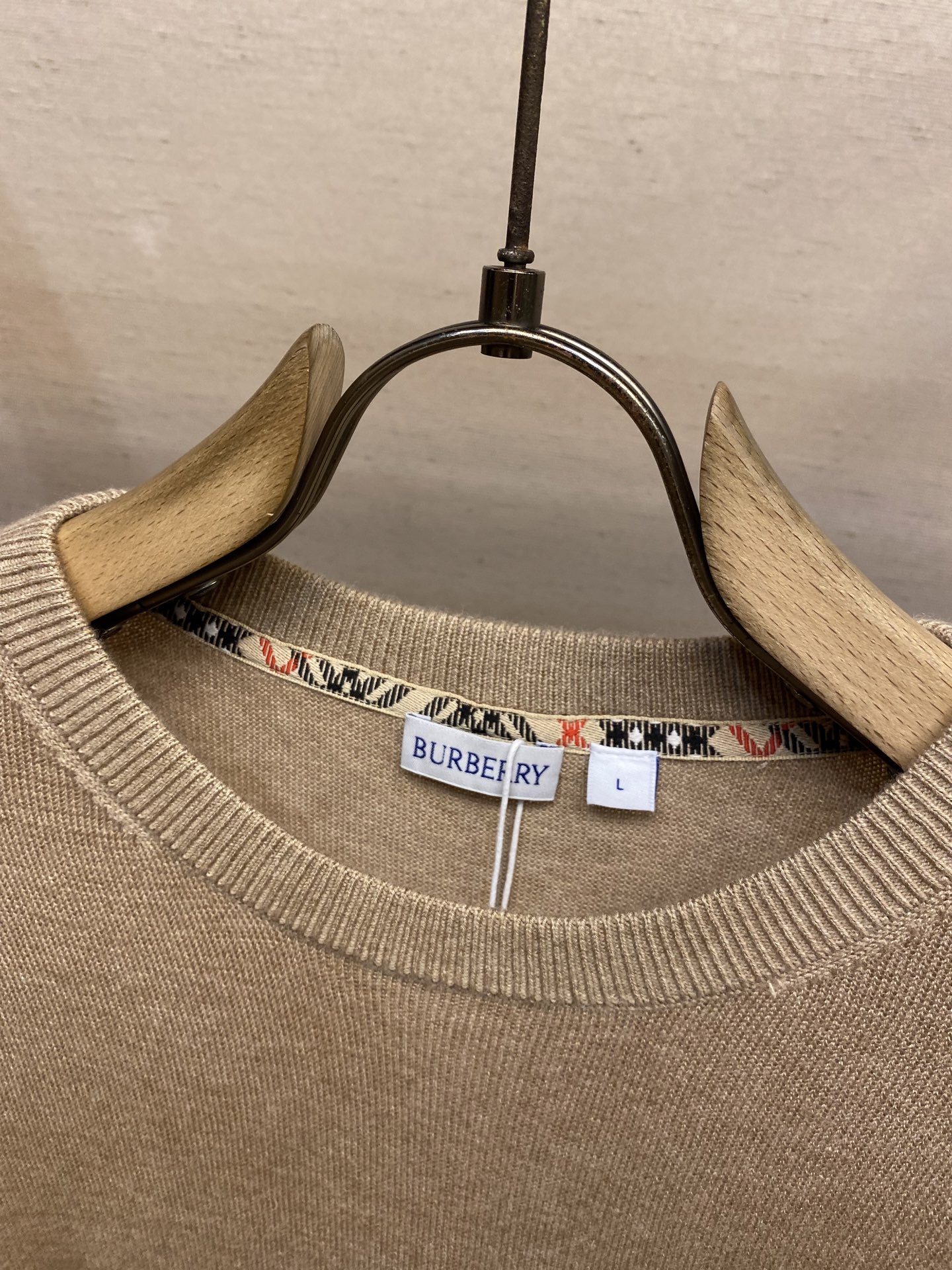 🌟🌟BBR 格子领条毛衣，基础薄款，100%羊毛，内饰品牌格子领条，百灵达电脑机战马刺绣，齐标！尺码：M