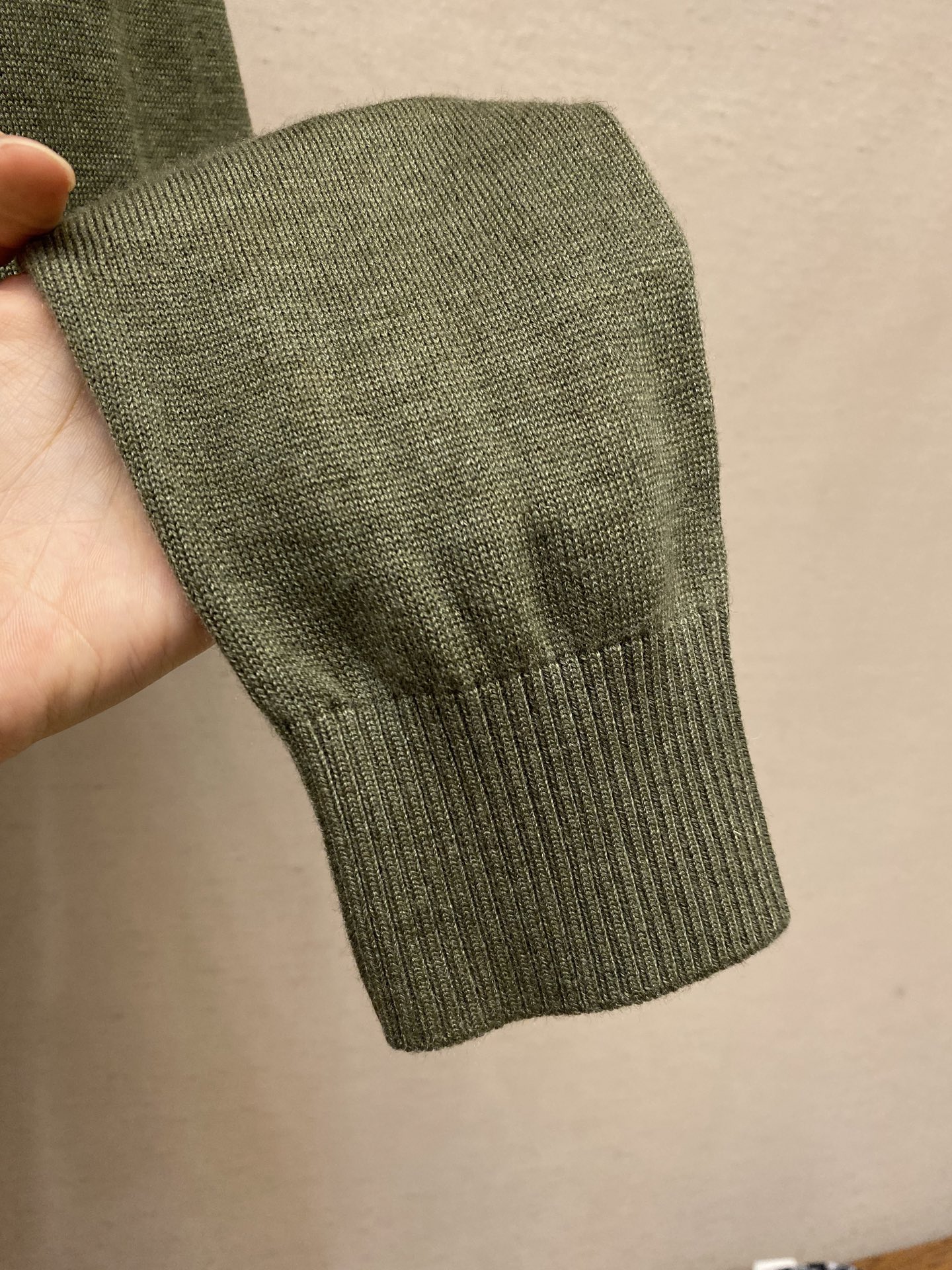 🌟🌟BBR 格子领条毛衣，基础薄款，100%羊毛，内饰品牌格子领条，百灵达电脑机战马刺绣，齐标！尺码：M