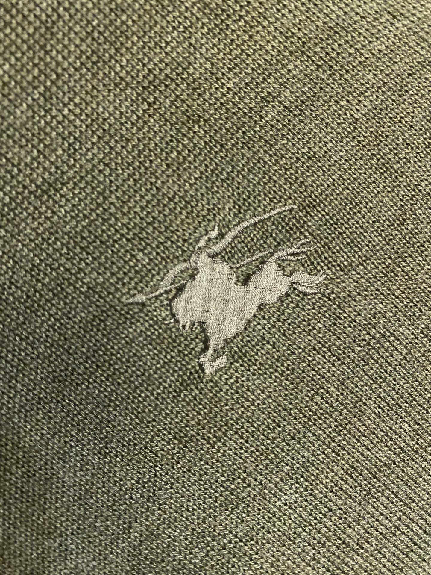 🌟🌟BBR 格子领条毛衣，基础薄款，100%羊毛，内饰品牌格子领条，百灵达电脑机战马刺绣，齐标！尺码：M