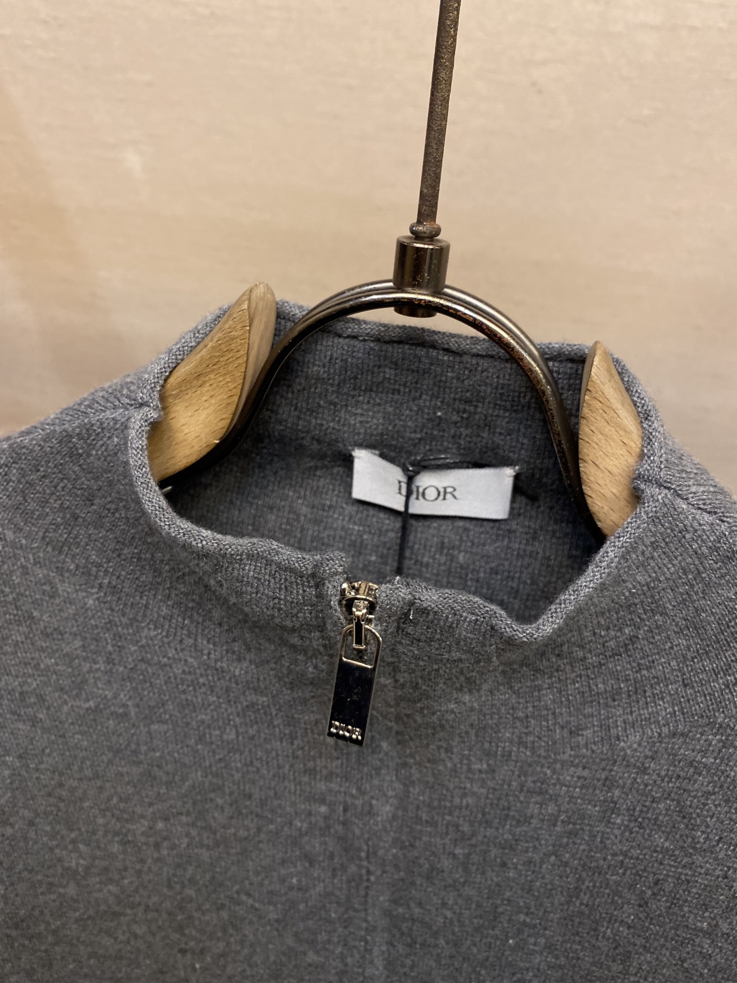 🌟🌟Dior、CD字母毛织外套 毛料采用48支超细50%羊毛50%棉混纺纱线，运用进口14针毛织机双面立