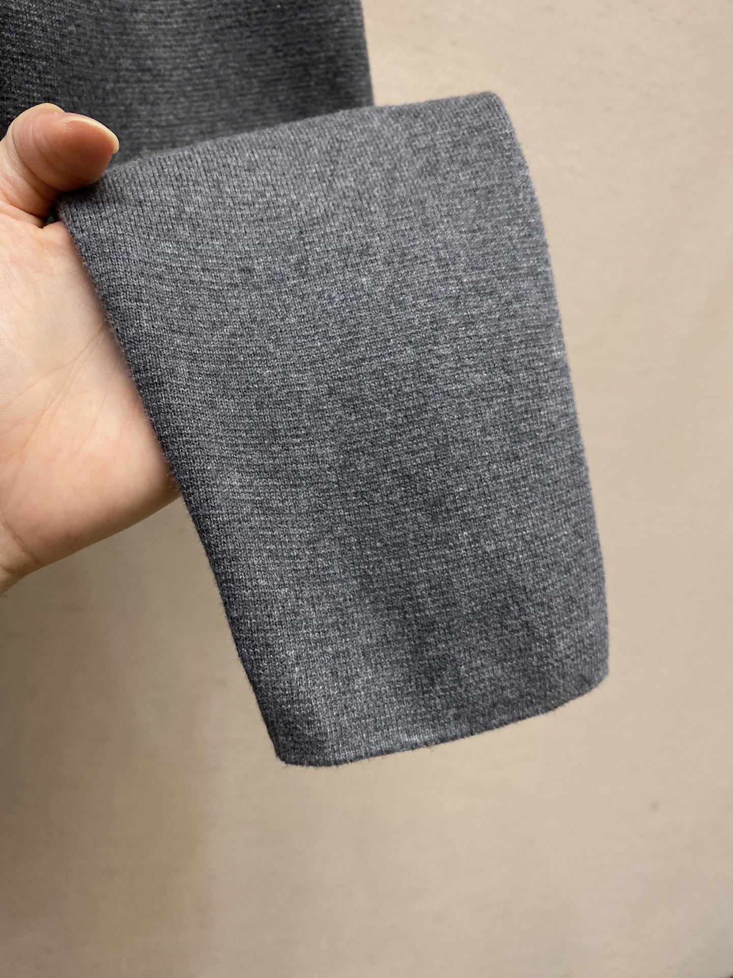 🌟🌟Dior、CD字母毛织外套 毛料采用48支超细50%羊毛50%棉混纺纱线，运用进口14针毛织机双面立