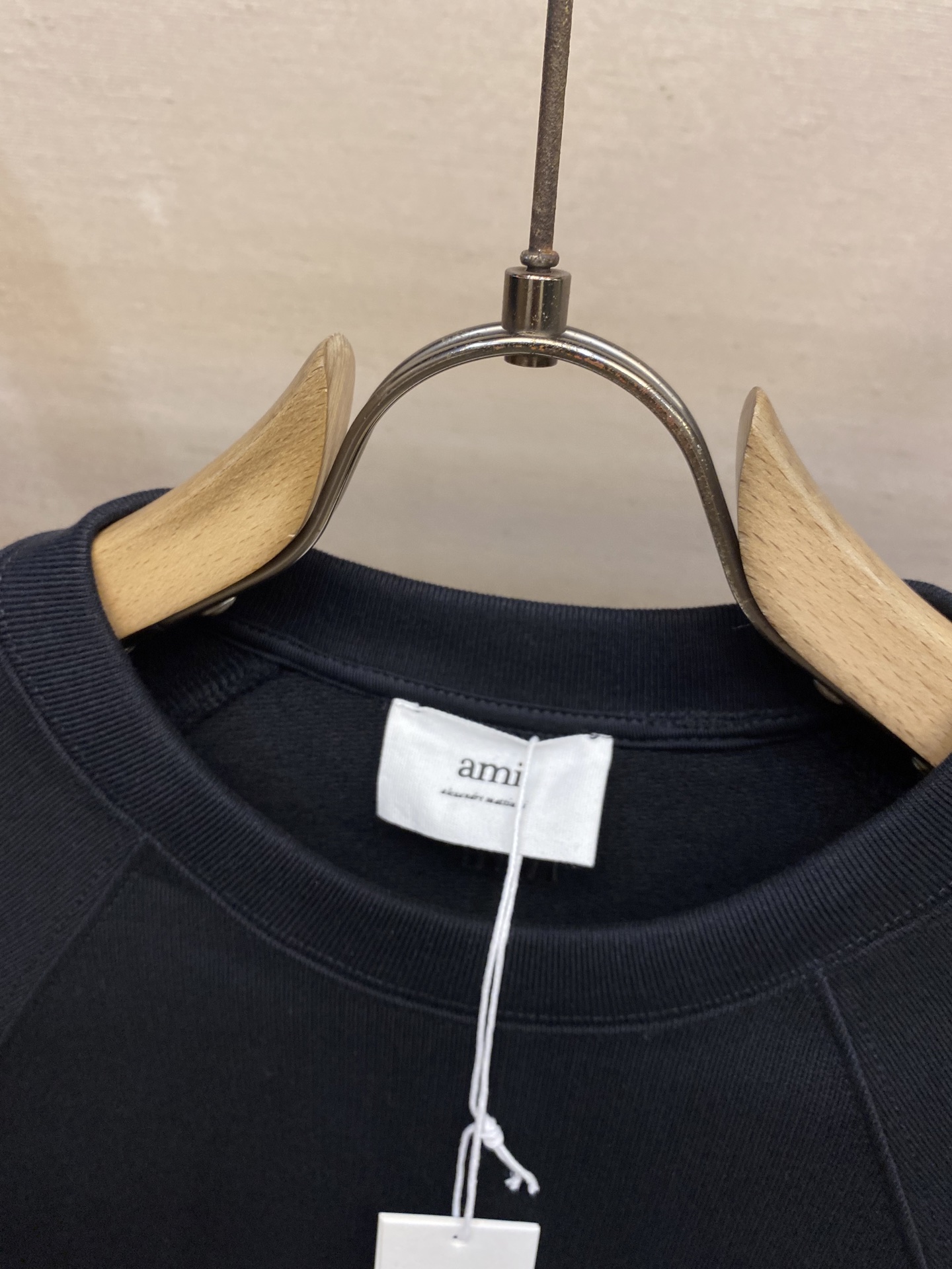 🌟🌟 AMI/艾米2025FW早秋新品男女同款黑金系列立体毛巾绣爱心插件圆领套头卫衣/后背同色AMI刺绣