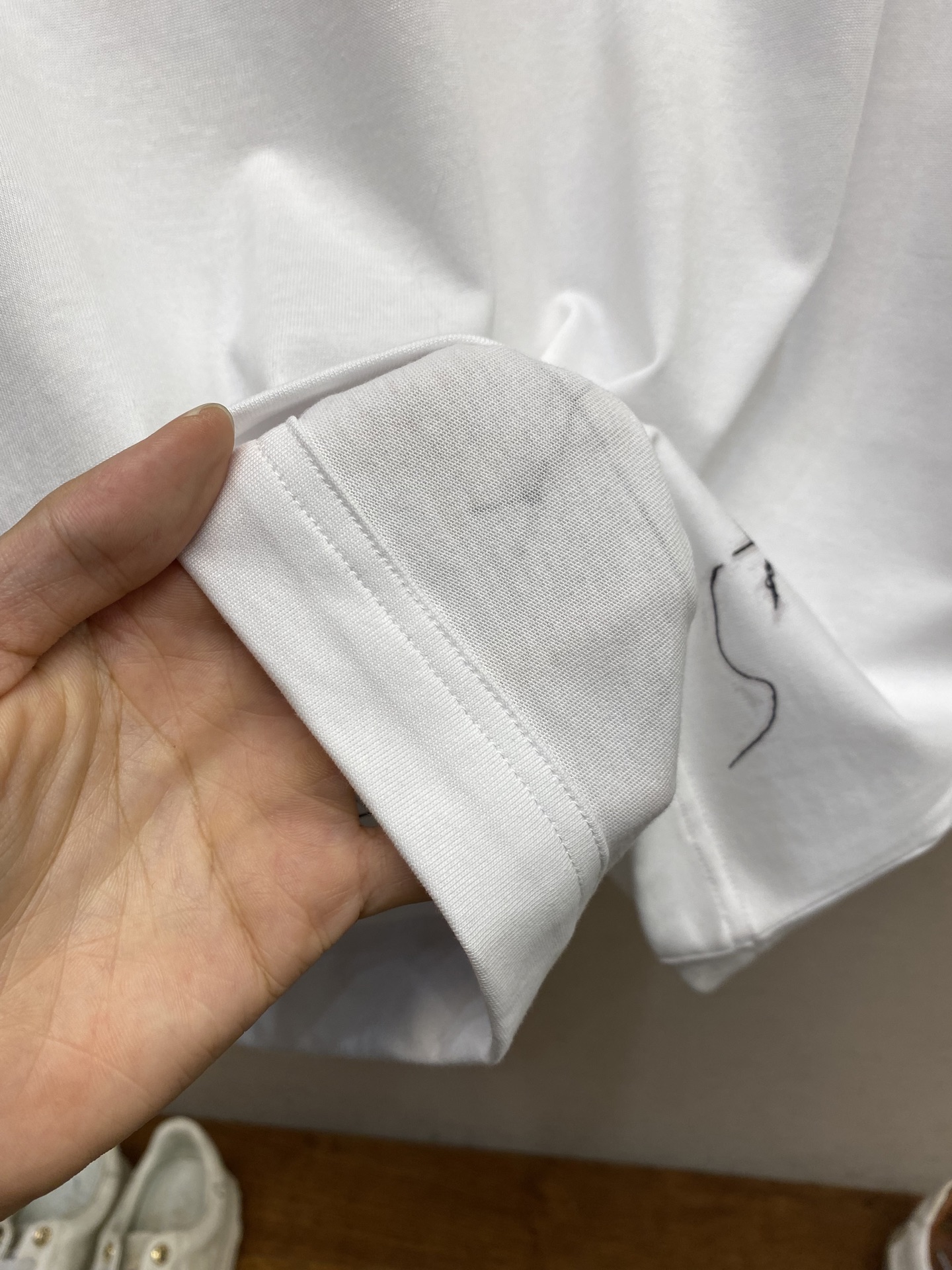 🌟🌟Givenchy，字母印花短袖T恤，男女同款同步官网发售！从高定走向高街的GV，俘获大量年轻人的心，