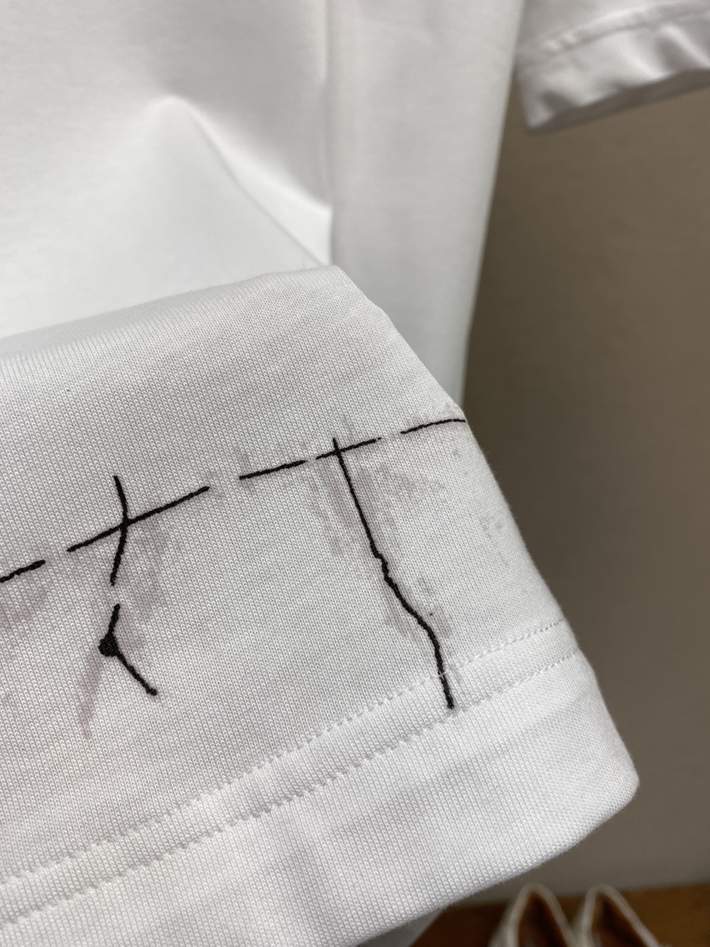 🌟🌟Givenchy，字母印花短袖T恤，男女同款同步官网发售！从高定走向高街的GV，俘获大量年轻人的心，