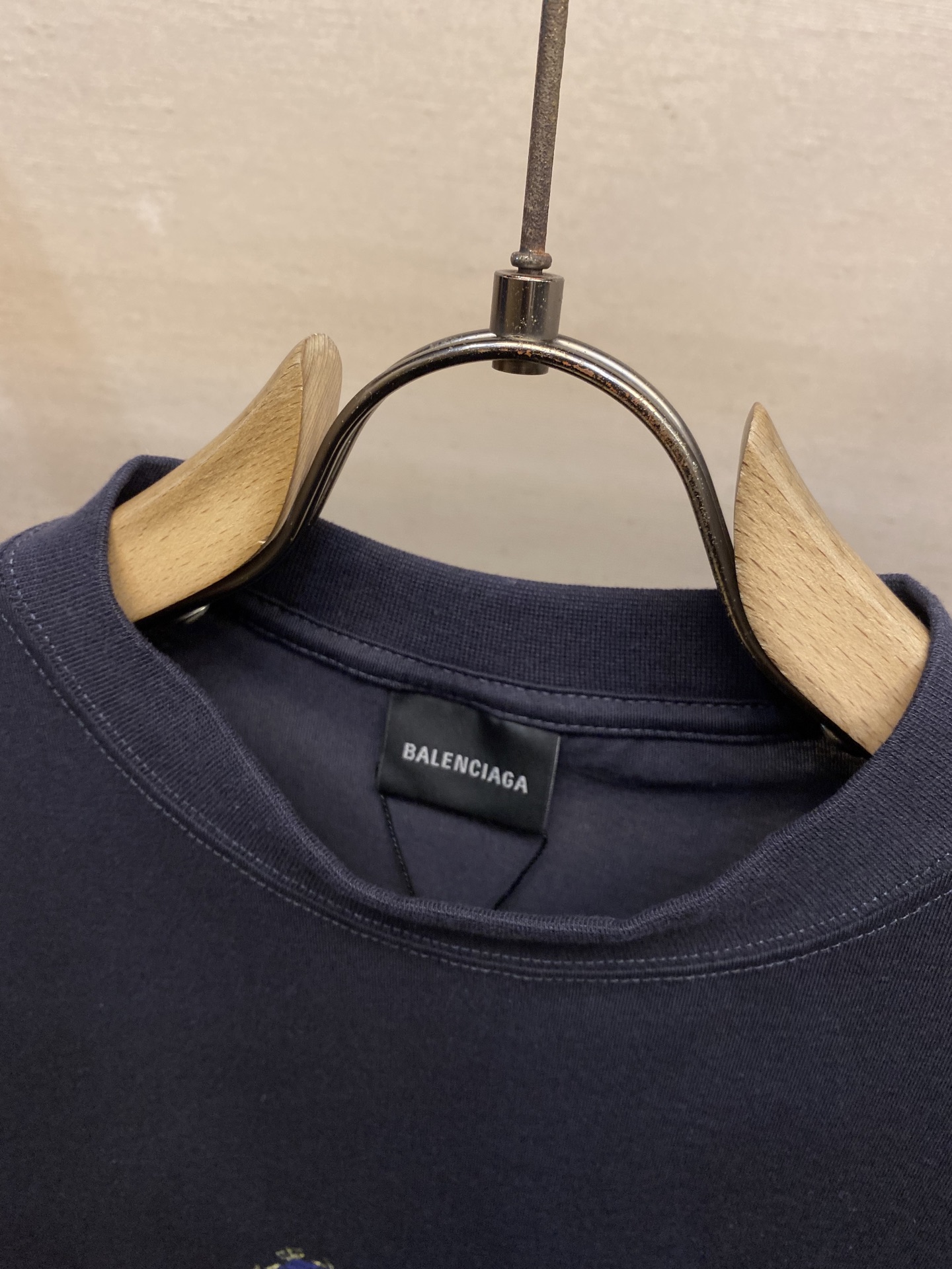 🌟🌟Balenciaga、汇集商标印花圆领短袖⚠️原,500购买；复古平纹面料、中性版型、圆领短袖、艺术