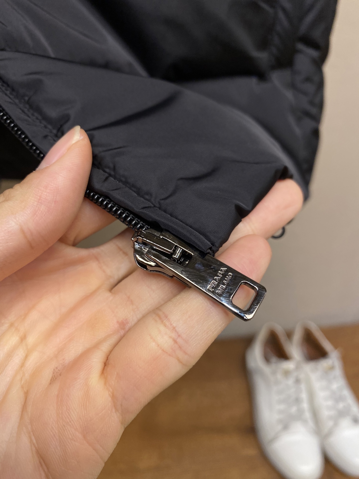 🌟🌟Prada，秋冬羽绒服 马甲这个羽绒服马甲真的有点绝，这么早发羽绒服就是不想你们在天冷的时候挨冻。衣