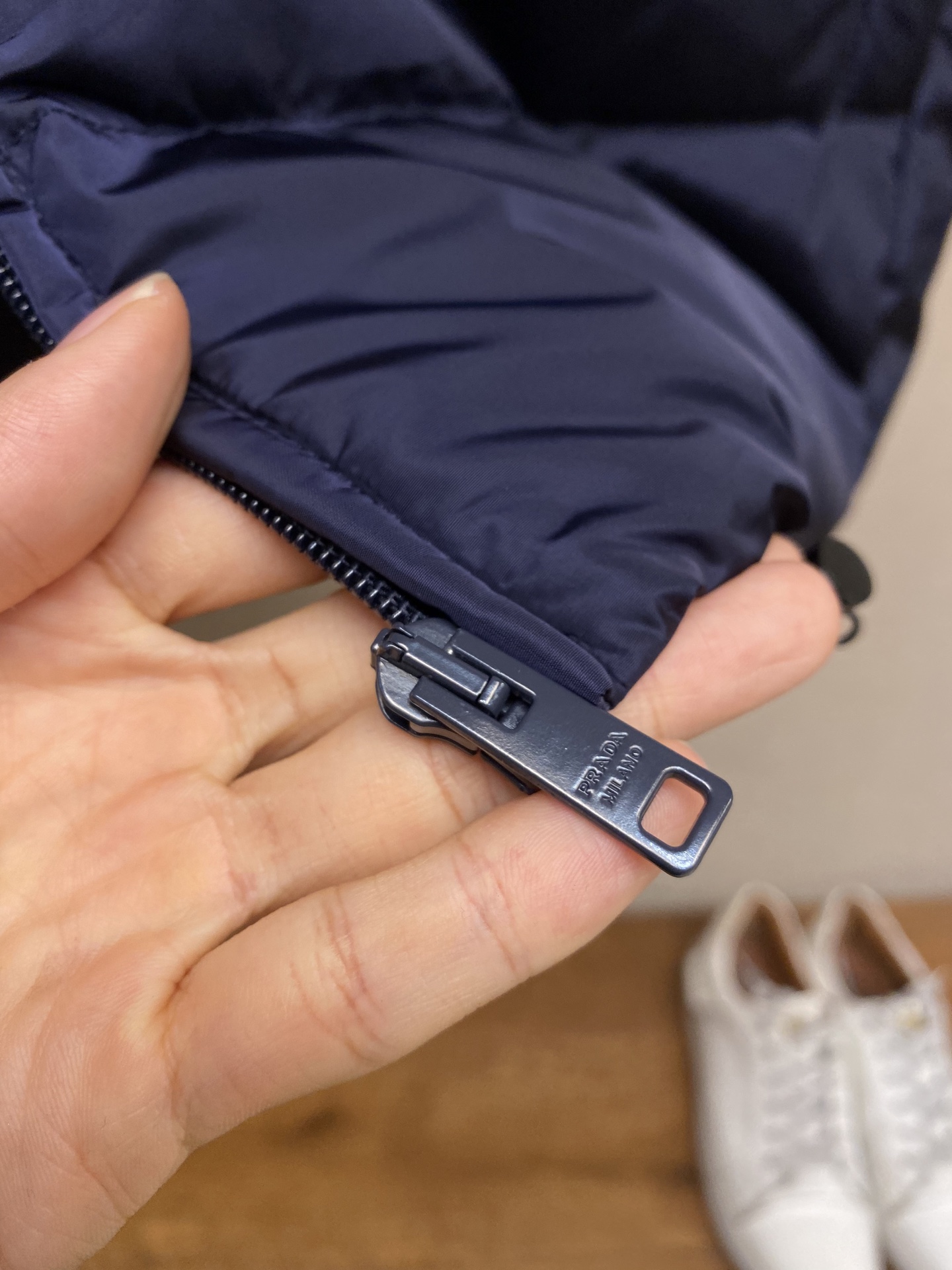 🌟🌟Prada，秋冬羽绒服 马甲这个羽绒服马甲真的有点绝，这么早发羽绒服就是不想你们在天冷的时候挨冻。衣