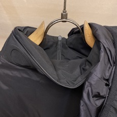 🌟🌟 Moncler 短款羽绒服,简约连帽设计,高密度防护尼龙面料,防风防泼水,内部填充高品质鹅绒, 保暖力满分 短款剪 🌟🌟 Moncler 短款羽绒服,简约连帽设计,高密度防护尼龙面料,防风防泼水,内部填充高品质鹅绒, 保暖力满分 短款剪
