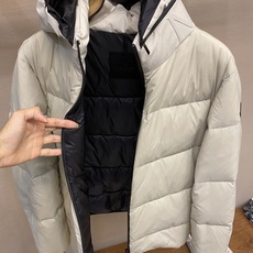 🌟🌟 Moncler 短款羽绒服,简约连帽设计,高密度防护尼龙面料,防风防泼水,内部填充高品质鹅绒, 保暖力满分 短款剪 🌟🌟 Moncler 短款羽绒服,简约连帽设计,高密度防护尼龙面料,防风防泼水,内部填充高品质鹅绒, 保暖力满分 短款剪