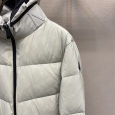 🌟🌟 Moncler 短款羽绒服,简约连帽设计,高密度防护尼龙面料,防风防泼水,内部填充高品质鹅绒, 保暖力满分 短款剪 🌟🌟 Moncler 短款羽绒服,简约连帽设计,高密度防护尼龙面料,防风防泼水,内部填充高品质鹅绒, 保暖力满分 短款剪
