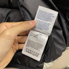 🌟🌟 Moncler 短款羽绒服,简约连帽设计,高密度防护尼龙面料,防风防泼水,内部填充高品质鹅绒, 保暖力满分 短款剪 🌟🌟 Moncler 短款羽绒服,简约连帽设计,高密度防护尼龙面料,防风防泼水,内部填充高品质鹅绒, 保暖力满分 短款剪