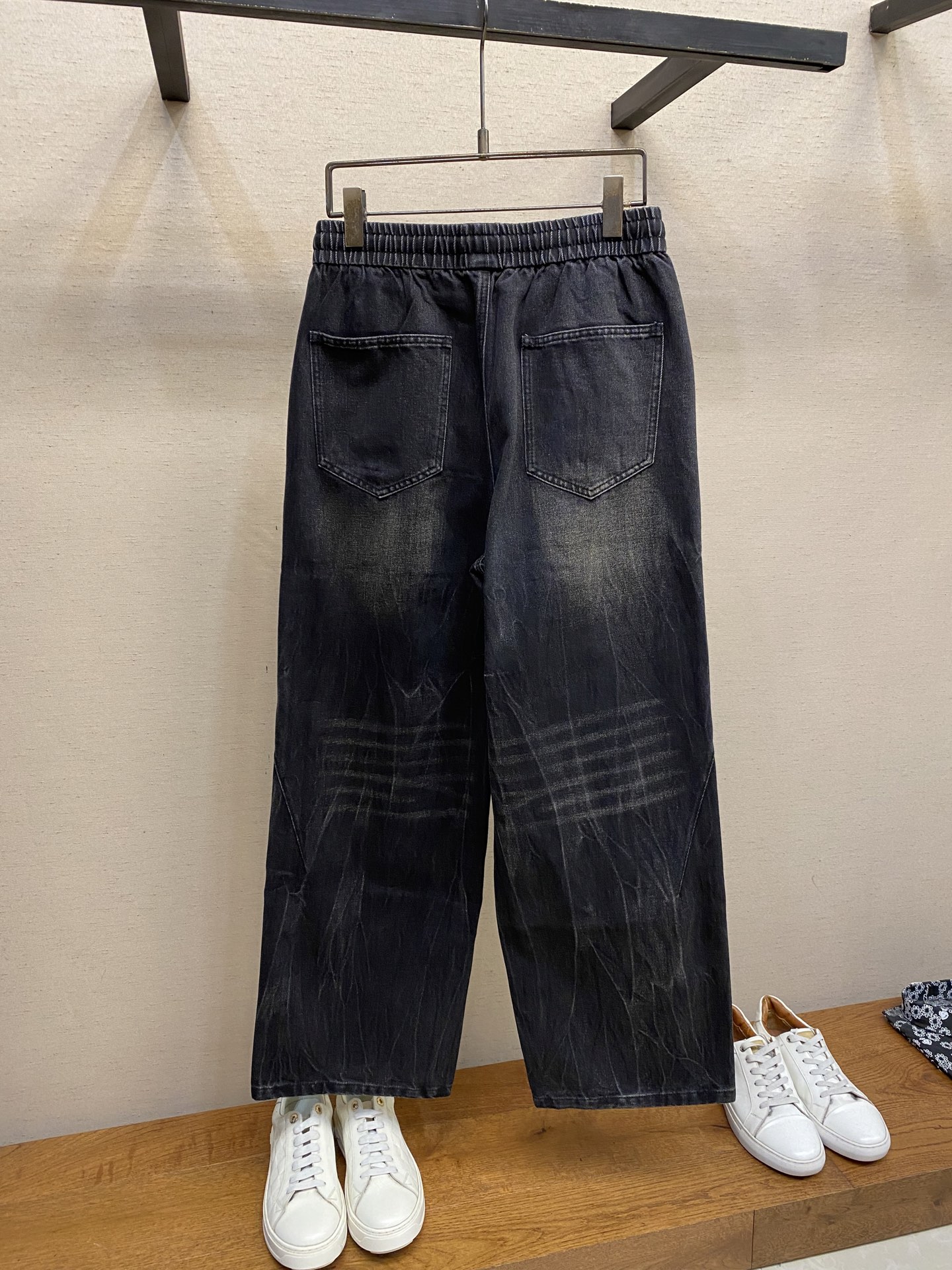 🌟🌟BV 2025秋冬Bott*ga Venta Bv树纹水洗做旧宽松直筒休闲牛仔裤针脚里的匠心,细节诠