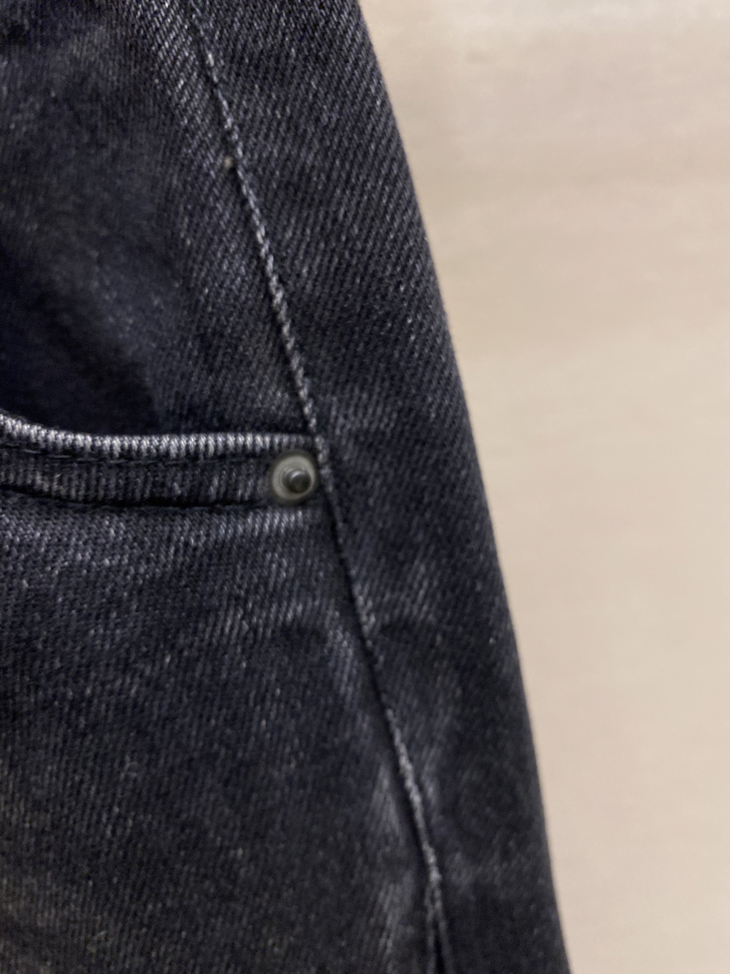 🌟🌟BV 2025秋冬Bott*ga Venta Bv树纹水洗做旧宽松直筒休闲牛仔裤针脚里的匠心,细节诠