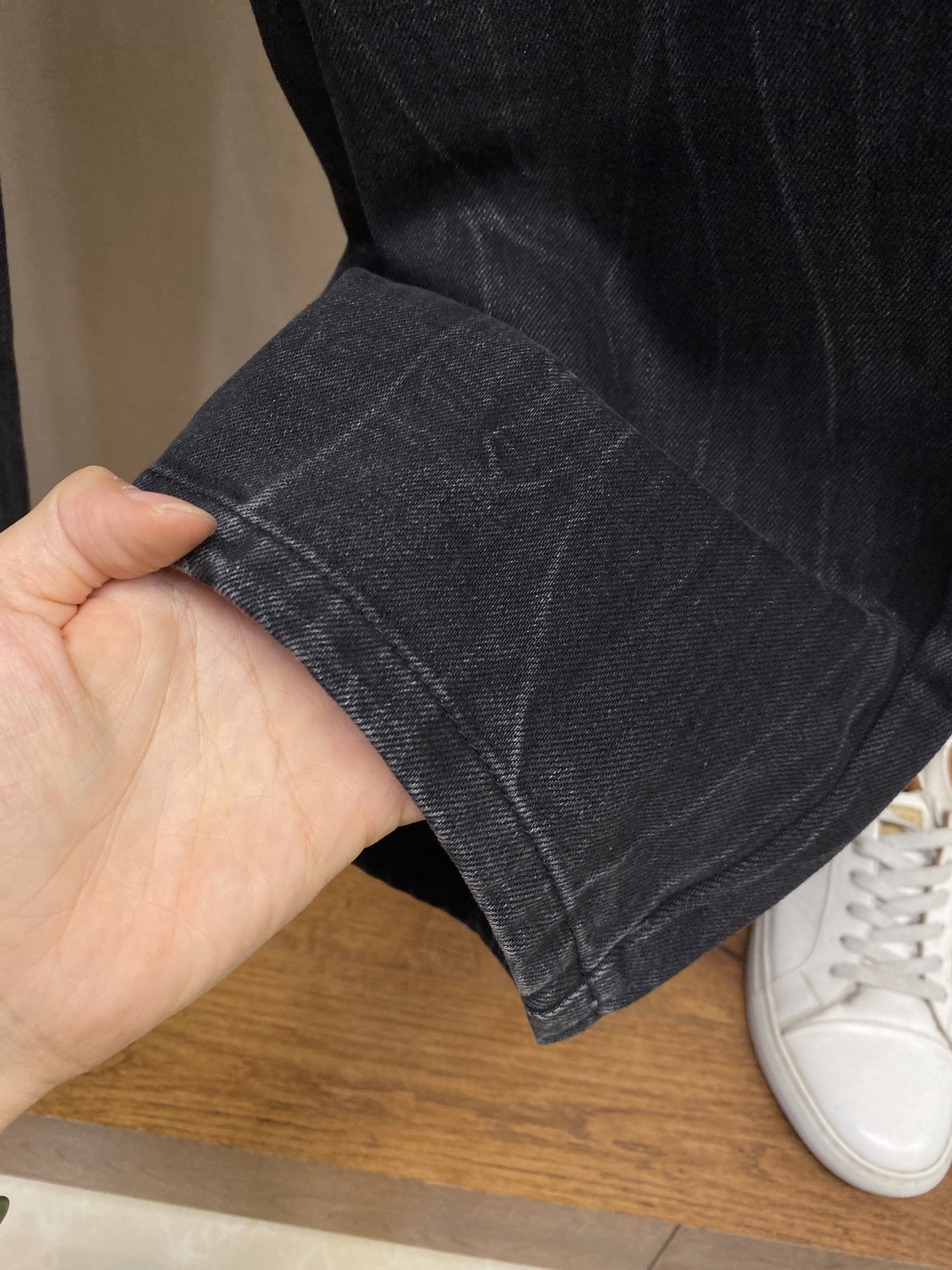 🌟🌟BV 2025秋冬Bott*ga Venta Bv树纹水洗做旧宽松直筒休闲牛仔裤针脚里的匠心,细节诠