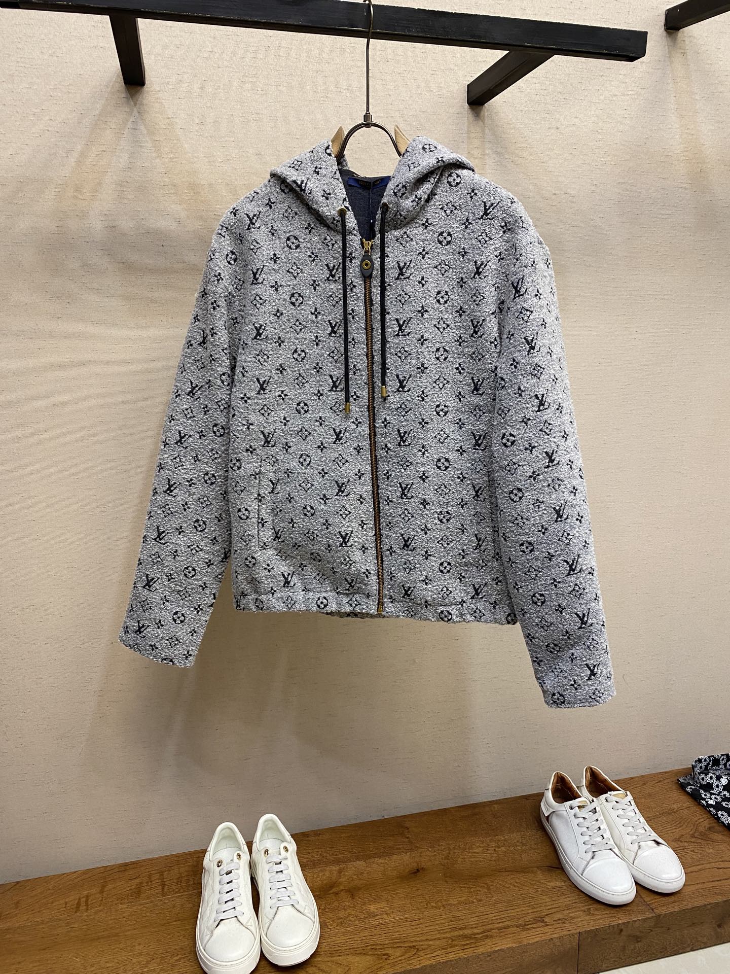NO:599614,1V/Louis FW25 new autumn and winter full-print jacquard hooded zipper jacket, sizes S-XL,,louis vuitton,jackets & coats,hats,alexander wang198609091V/路易 FW25秋冬新款 满印提花连帽拉链外套 尺码S-XL,,louis vuitton,jackets & coats,hats,alexander wang,Men's clothing