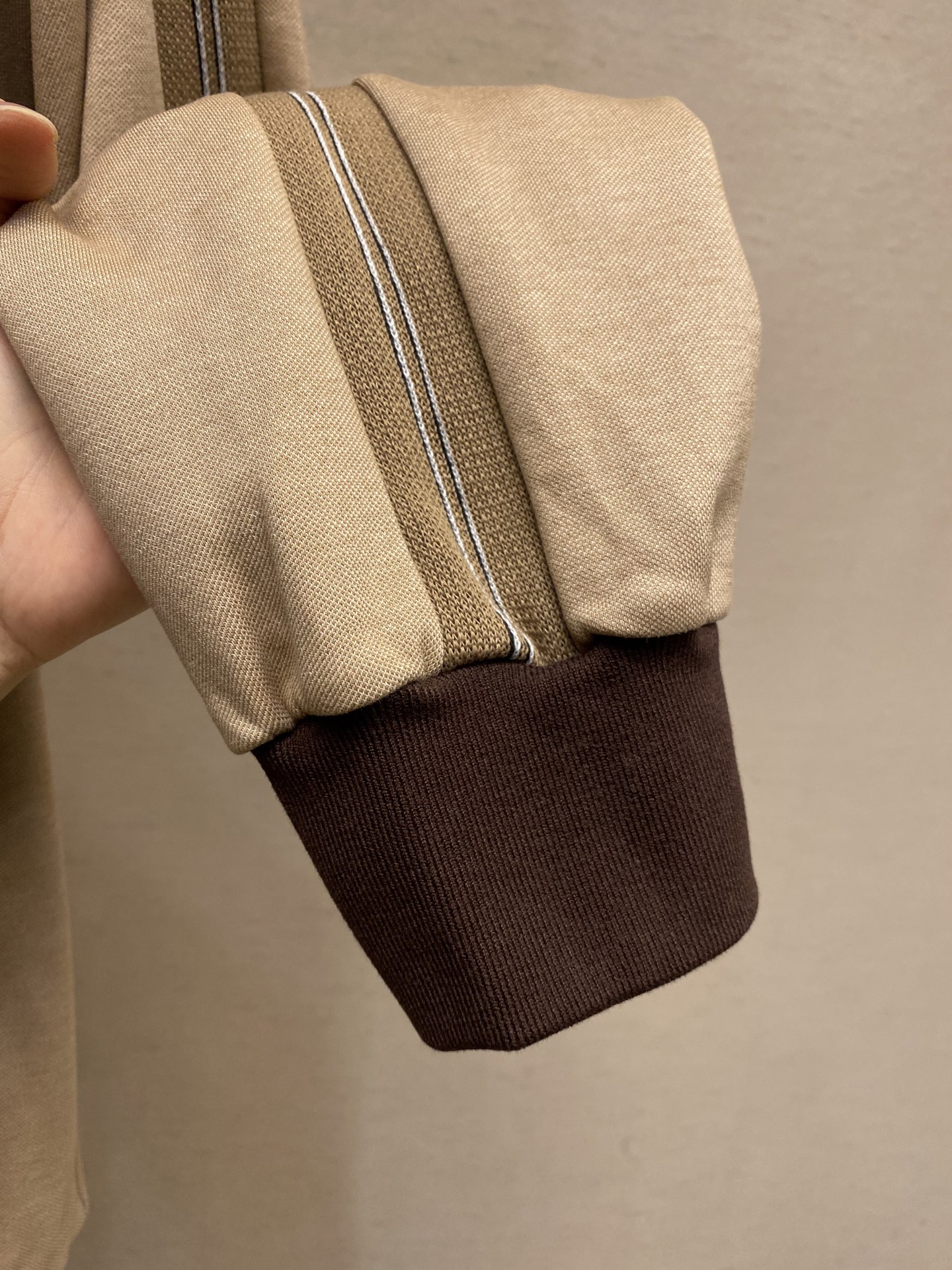 🌟🌟Miu Miu 平纹针织拉链运动衫 正品24400购入开发 380克斜纹倒钩双面精梳全棉面料 420