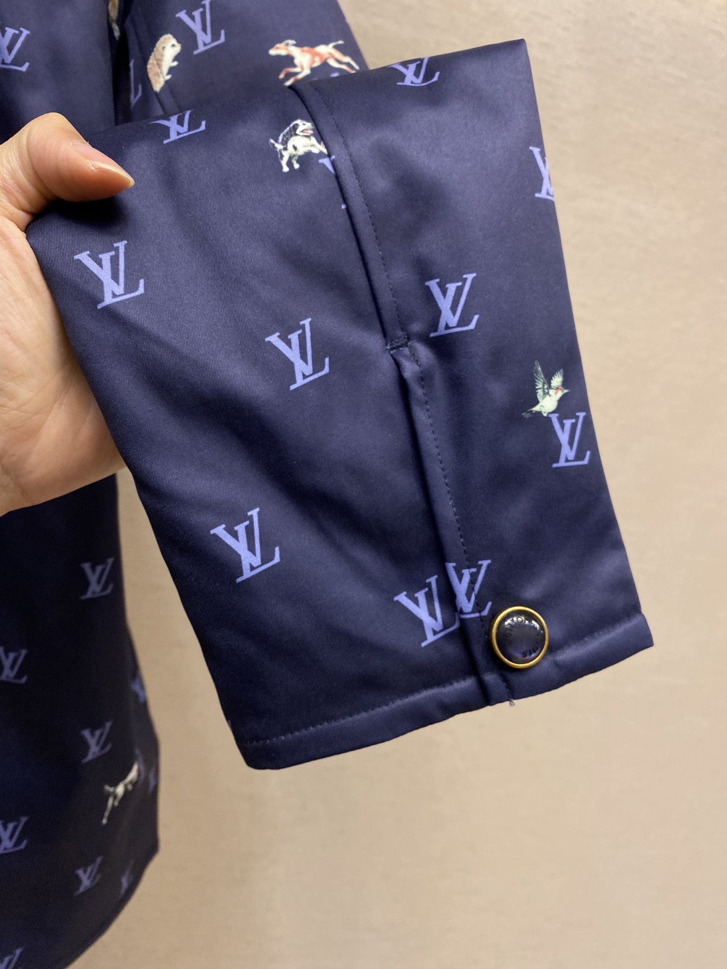 🌟🌟1V、灯芯绒翻领动物印花夹克外套 正品25500购入开发 定制斜纹高密度聚酯纤维尼龙面料 定染灯芯绒