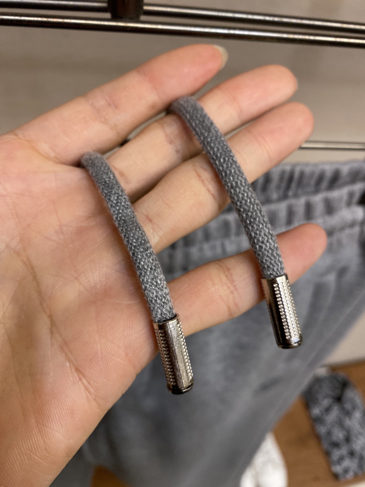 🌟🌟Moncler、【加绒】男士休闲裤👍 最新款上身版型无敌正！绝对可以闭眼收的一款此款裤子非常百搭，弹