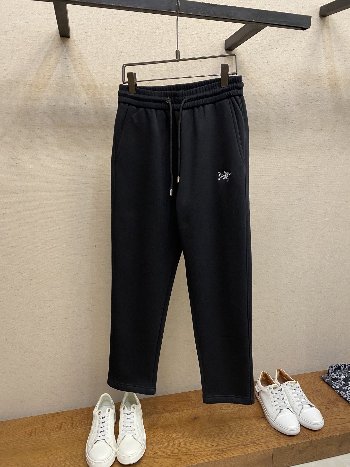 🌟🌟Arctery、【加绒】男士休闲裤👍 最新款上身版型无敌正！绝对可以闭眼收的一款此款裤子非常百搭，弹