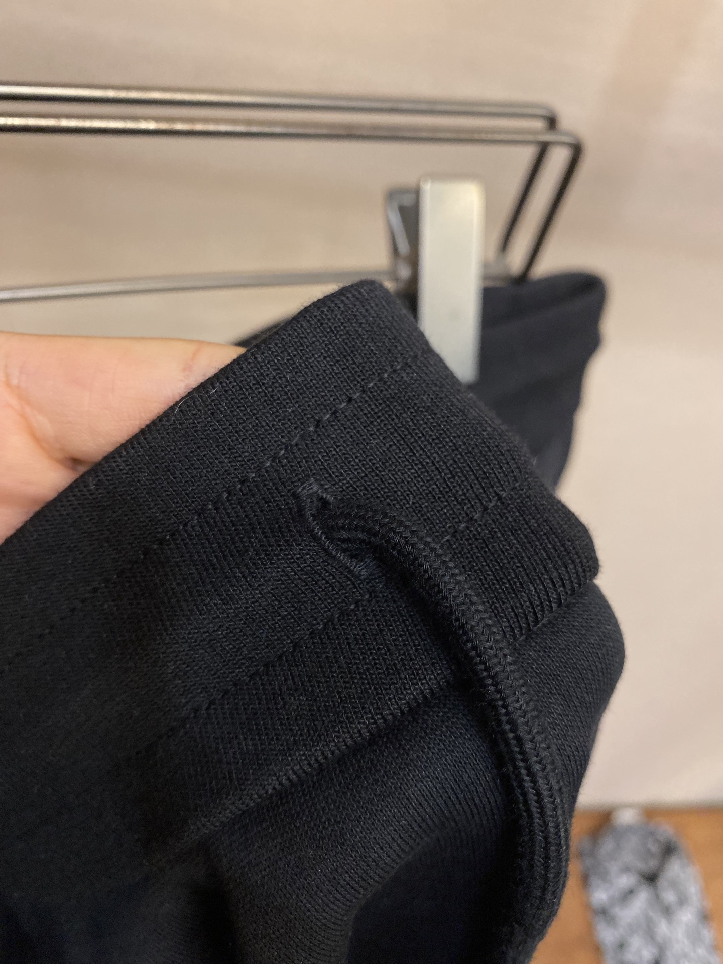 🌟🌟Loewe、【加绒】男士休闲裤👍 最新款上身版型无敌正！绝对可以闭眼收的一款此款裤子非常百搭，弹力腰