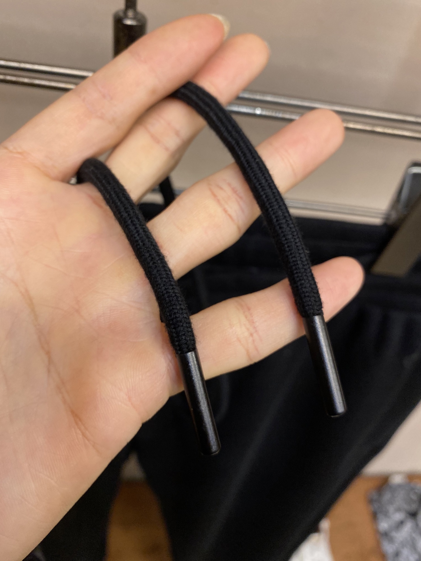 🌟🌟Loewe、【加绒】男士休闲裤👍 最新款上身版型无敌正！绝对可以闭眼收的一款此款裤子非常百搭，弹力腰