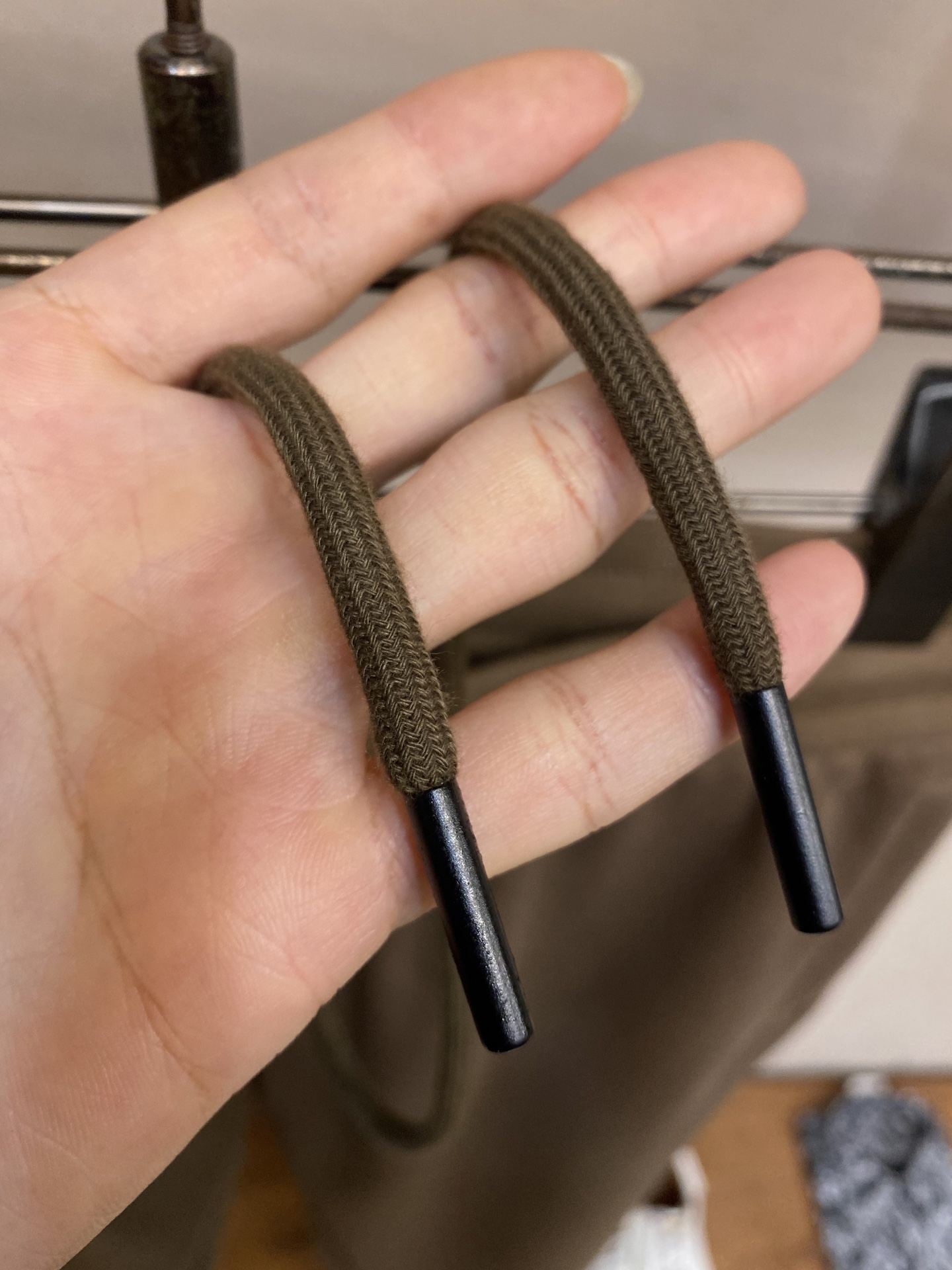 🌟🌟Loewe、【加绒】男士休闲裤👍 最新款上身版型无敌正！绝对可以闭眼收的一款此款裤子非常百搭，弹力腰