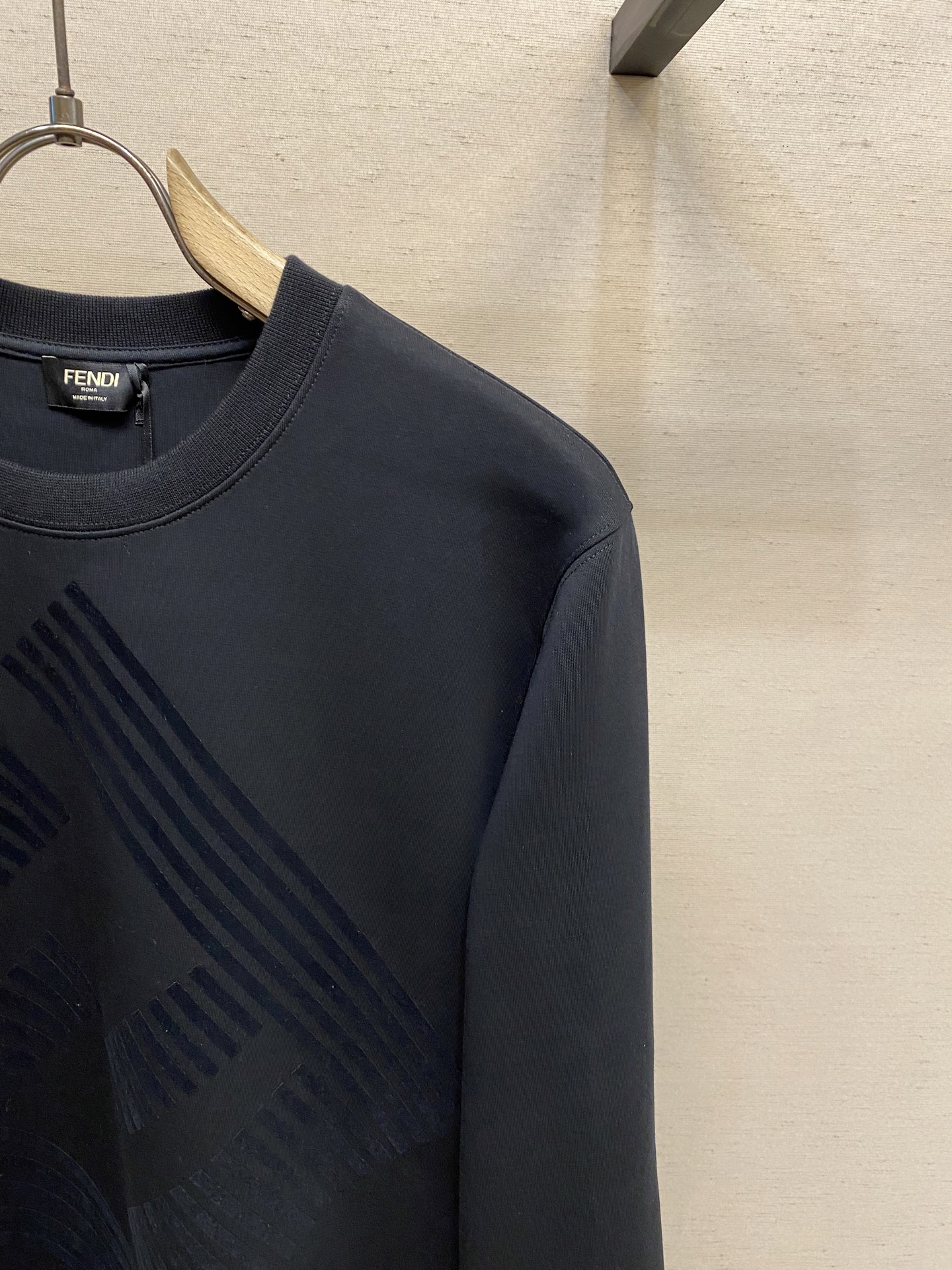 🌟🌟Fendi 25秋冬新季新品到货 设计圆领卫衣 品质高新质感液氨空气棉 亲肤软滑 新元素专柜官网热推