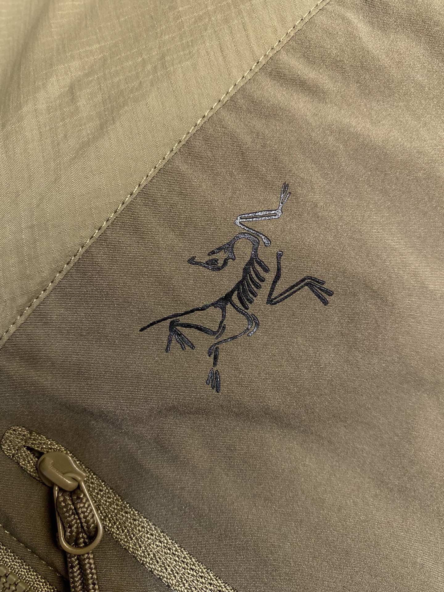 🌟🌟 Arcteryx/始祖鸟ATOM LT Vest Gen 2.1 军鸟LEAF系列军鸟立领薄款棉马