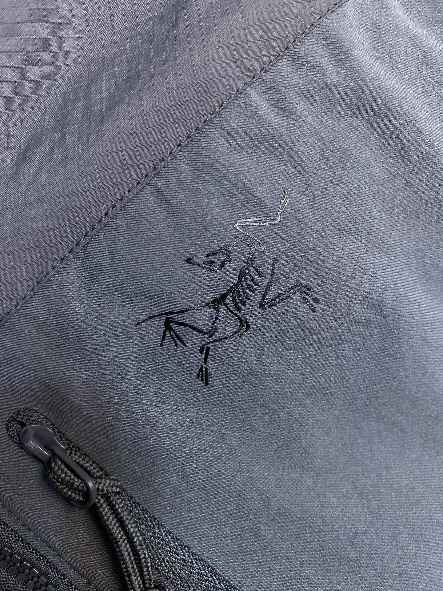 🌟🌟 Arcteryx/始祖鸟ATOM LT Vest Gen 2.1 军鸟LEAF系列军鸟立领薄款棉马