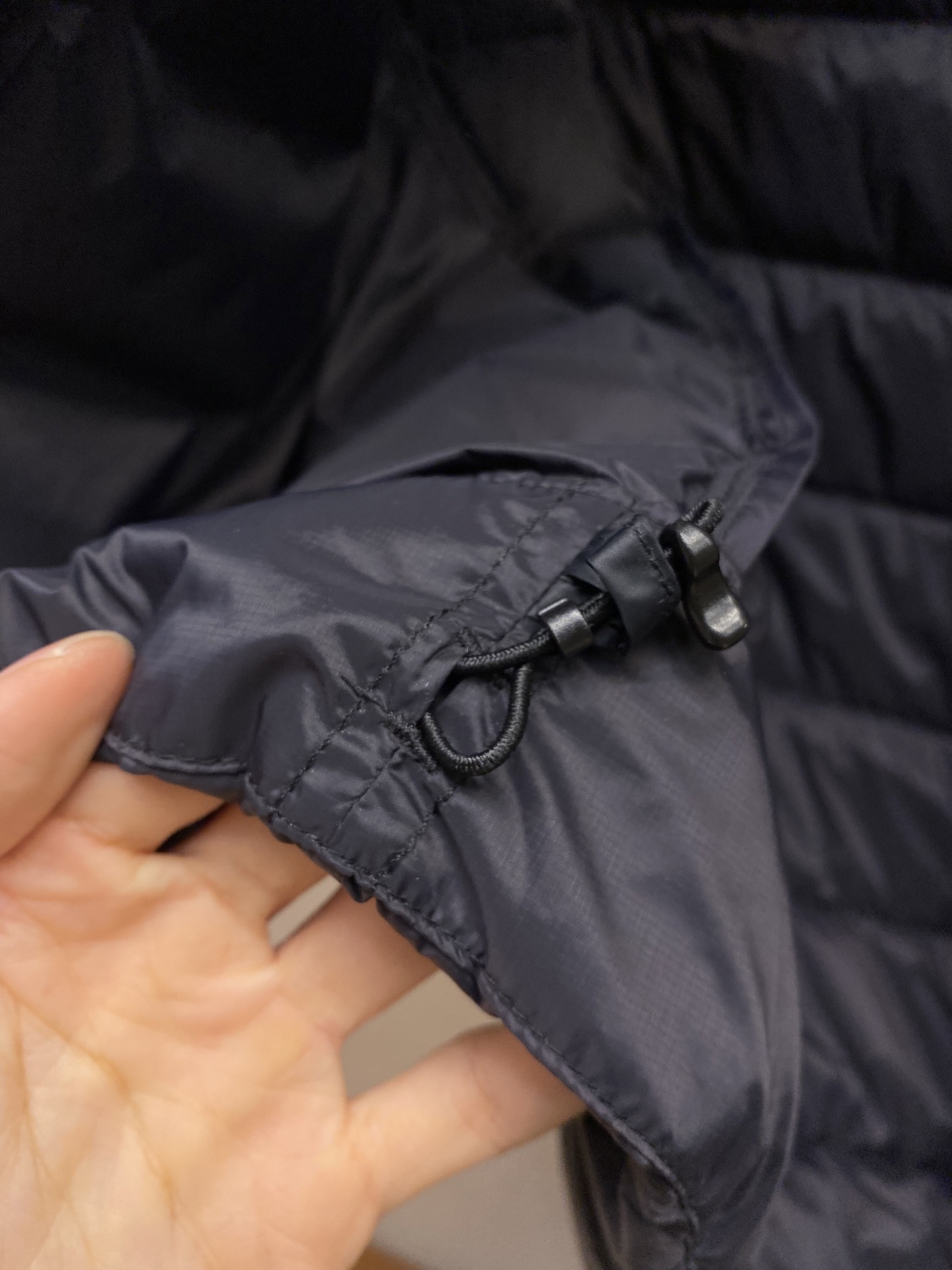 🌟🌟Arctery 始祖鸟Cerium Vest排骨马甲，经典立领+横向绗缝设计，超轻却保暖力满分!内填