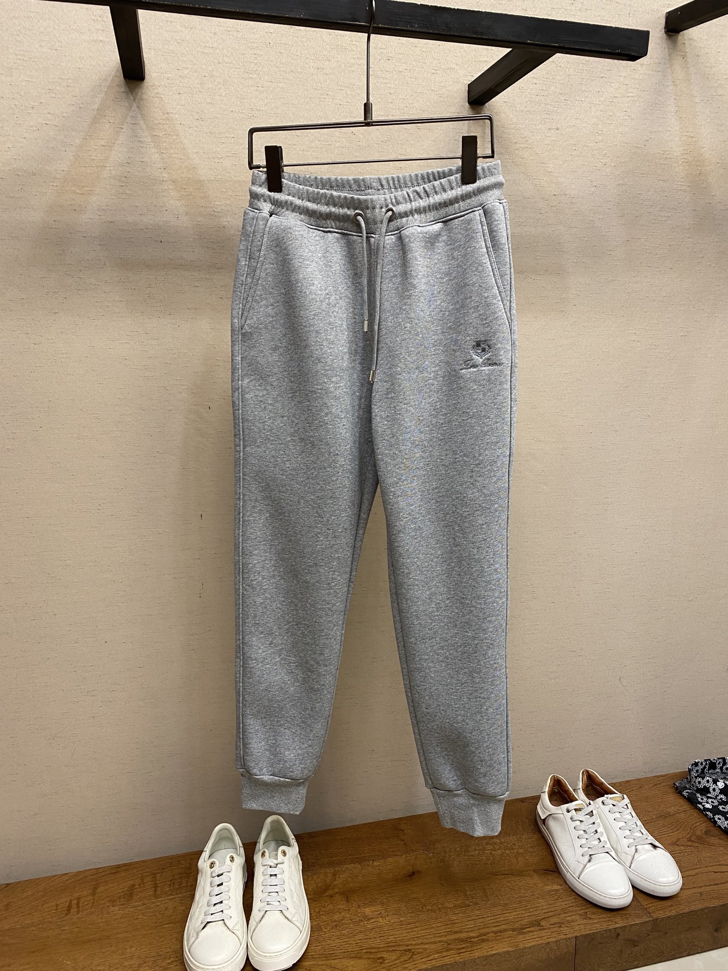 🌟🌟lP🆕、【加绒】男士休闲裤👍 最新款上身版型无敌正！绝对可以闭眼收的一款此款裤子非常百搭，弹力腰围,