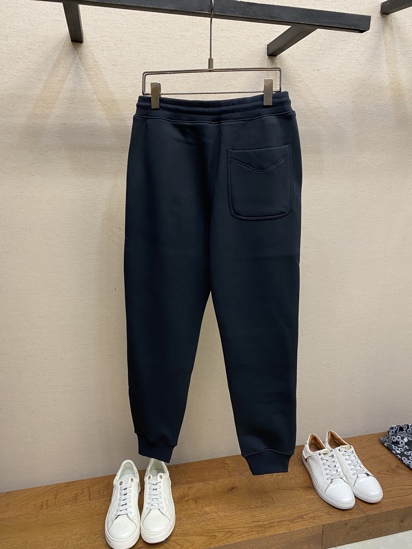 🌟🌟lP🆕、【加绒】男士休闲裤👍 最新款上身版型无敌正！绝对可以闭眼收的一款此款裤子非常百搭，弹力腰围,