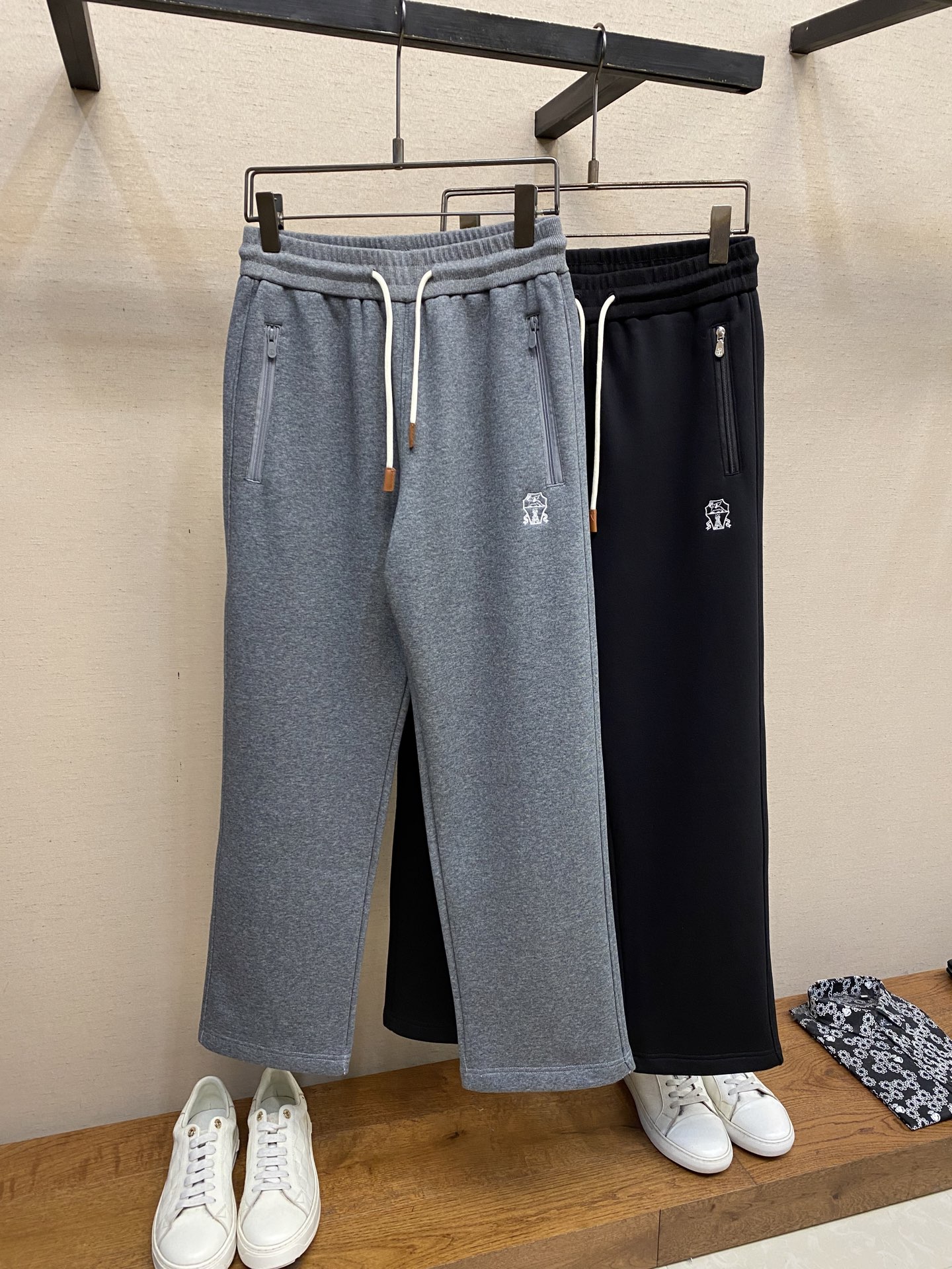 🌟🌟BC、【加绒】男士休闲裤👍 最新款上身版型无敌正！绝对可以闭眼收的一款此款裤子非常百搭，弹力腰围,日