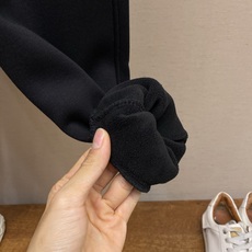 🌟🌟Moncler 【加绒】男士休闲裤👍 最新款上身版型无敌正! 绝对可以闭眼收的一款 此款裤子非常百搭,弹力腰围,日常 🌟🌟Moncler 【加绒】男士休闲裤👍 最新款上身版型无敌正! 绝对可以闭眼收的一款 此款裤子非常百搭,弹力腰围,日常