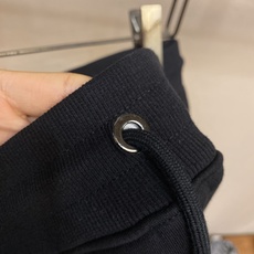 🌟🌟Moncler 【加绒】男士休闲裤👍 最新款上身版型无敌正! 绝对可以闭眼收的一款 此款裤子非常百搭,弹力腰围,日常 🌟🌟Moncler 【加绒】男士休闲裤👍 最新款上身版型无敌正! 绝对可以闭眼收的一款 此款裤子非常百搭,弹力腰围,日常