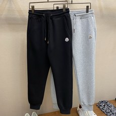 🌟🌟Moncler 【加绒】男士休闲裤👍 最新款上身版型无敌正! 绝对可以闭眼收的一款 此款裤子非常百搭,弹力腰围,日常 🌟🌟Moncler 【加绒】男士休闲裤👍 最新款上身版型无敌正! 绝对可以闭眼收的一款 此款裤子非常百搭,弹力腰围,日常