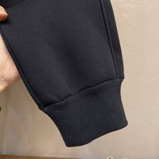 🌟🌟Moncler 【加绒】男士休闲裤👍 最新款上身版型无敌正! 绝对可以闭眼收的一款 此款裤子非常百搭,弹力腰围,日常 🌟🌟Moncler 【加绒】男士休闲裤👍 最新款上身版型无敌正! 绝对可以闭眼收的一款 此款裤子非常百搭,弹力腰围,日常