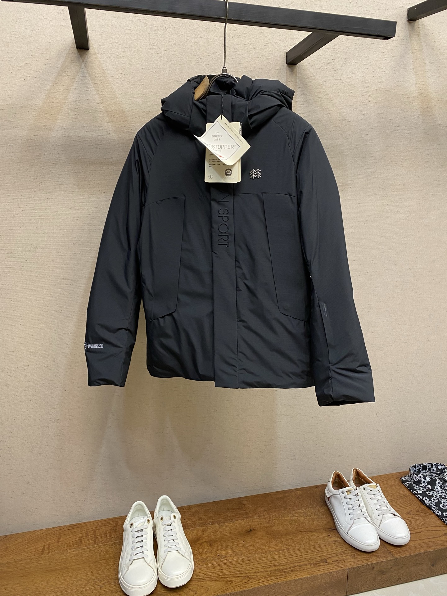 NO:662371,Kolon clone hood detachable down jacket Kolon KOLON SPORT GTX 3L comfortable windproof, waterproof and breathable down jacket Magnetic buttons Size M-3xl,,down jacket,hats, 19860909Kolon 克隆帽子可拆卸羽绒服 可隆KOLON SPORT GTX 3L 舒适防风防水透气羽绒服 磁吸纽扣 尺码M-3xl,,down jacket,hats, ,Men's clothing