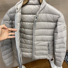 🌟🌟Moncler 蒙口 /盟可睐 25𝒔𝒔 Acorus 经典轻薄立领休闲男士羽绒服#06!!!!! 尺码:1,2,3 🌟🌟Moncler 蒙口 /盟可睐 25𝒔𝒔 Acorus 经典轻薄立领休闲男士羽绒服#06!!!!! 尺码:1,2,3