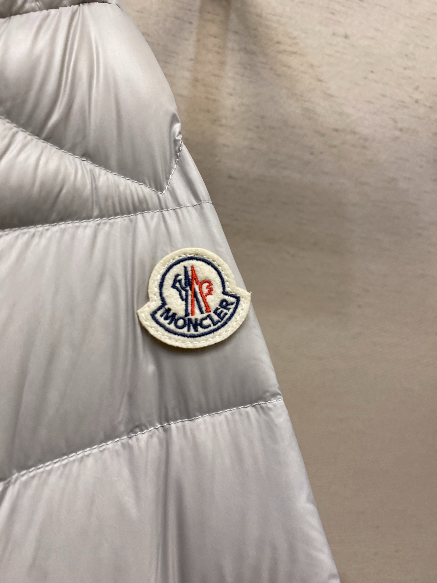 🌟🌟Moncler 蒙口 /盟可睐 25𝒔𝒔 Acorus 经典轻薄立领休闲男士羽绒服#06!!!!! 尺码:1,2,3 🌟🌟Moncler 蒙口 /盟可睐 25𝒔𝒔 Acorus 经典轻薄立领休闲男士羽绒服#06!!!!! 尺码:1,2,3