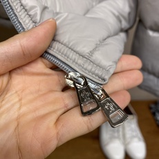 🌟🌟Moncler 蒙口 /盟可睐 25𝒔𝒔 Acorus 经典轻薄立领休闲男士羽绒服#06!!!!! 尺码:1,2,3 🌟🌟Moncler 蒙口 /盟可睐 25𝒔𝒔 Acorus 经典轻薄立领休闲男士羽绒服#06!!!!! 尺码:1,2,3