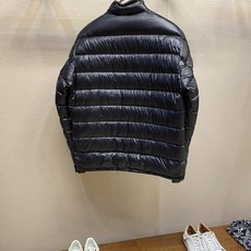 🌟🌟Moncler 蒙口 /盟可睐 25𝒔𝒔 Acorus 经典轻薄立领休闲男士羽绒服#06!!!! 尺码:1,2,3, 🌟🌟Moncler 蒙口 /盟可睐 25𝒔𝒔 Acorus 经典轻薄立领休闲男士羽绒服#06!!!! 尺码:1,2,3,