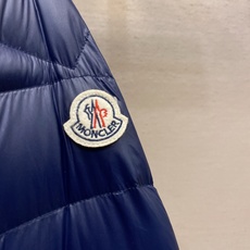 🌟🌟Moncler 蒙口 /盟可睐 25𝒔𝒔 Acorus 经典轻薄立领休闲男士羽绒服#06!!!!! 尺码:1,2,3 🌟🌟Moncler 蒙口 /盟可睐 25𝒔𝒔 Acorus 经典轻薄立领休闲男士羽绒服#06!!!!! 尺码:1,2,3