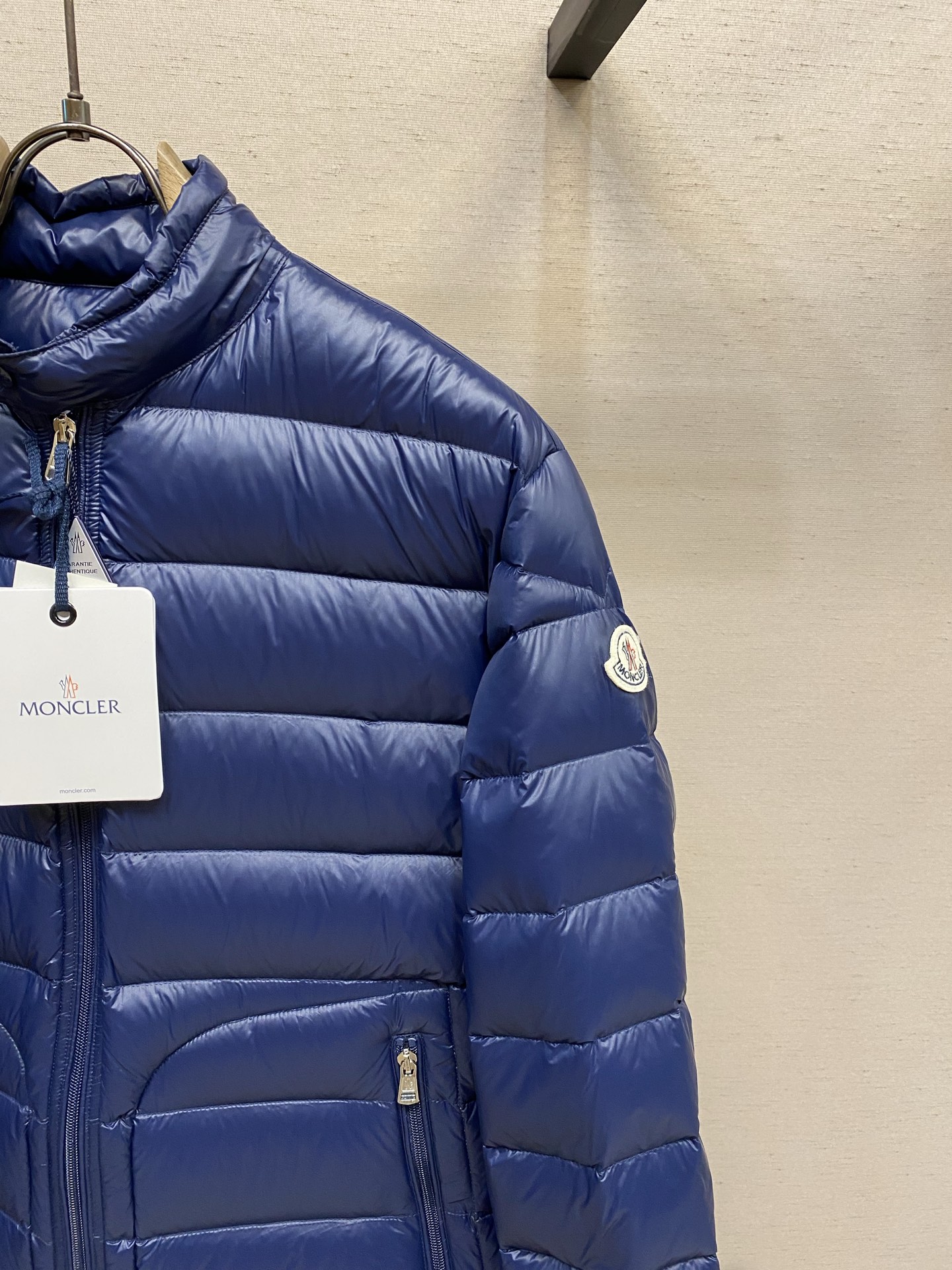 🌟🌟Moncler 蒙口 /盟可睐 25𝒔𝒔 Acorus 经典轻薄立领休闲男士羽绒服#06!!!!! 尺码:1,2,3 🌟🌟Moncler 蒙口 /盟可睐 25𝒔𝒔 Acorus 经典轻薄立领休闲男士羽绒服#06!!!!! 尺码:1,2,3