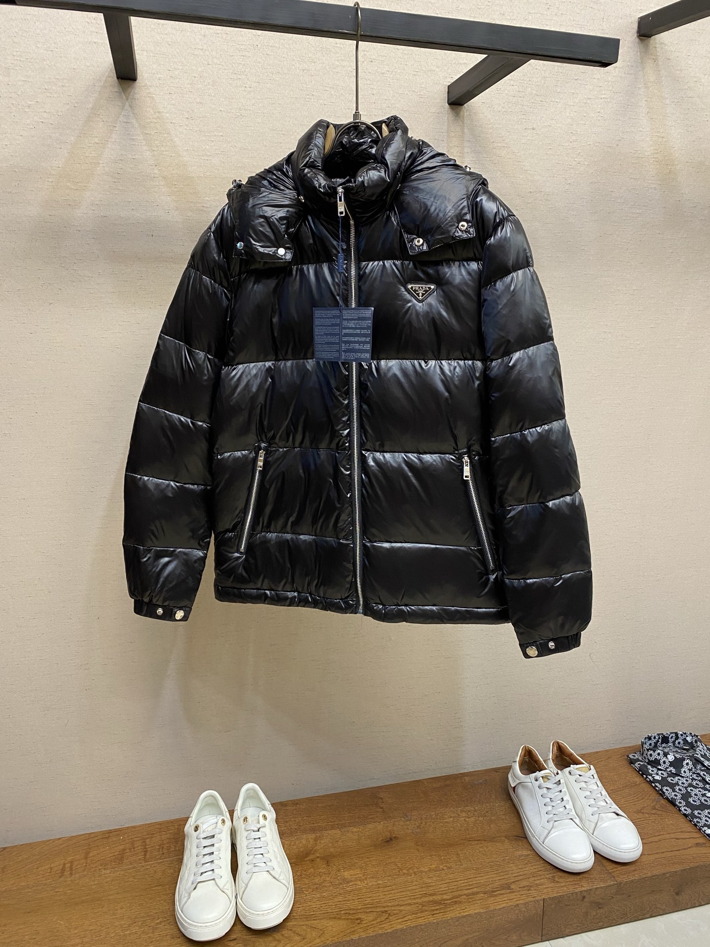 🌟🌟Prada、普拉达 秋冬新款羽绒服外套 高端定制 内填充顶级国标纯正90白鸭绒 品质经得起任何形式检验，呈现一种焕然