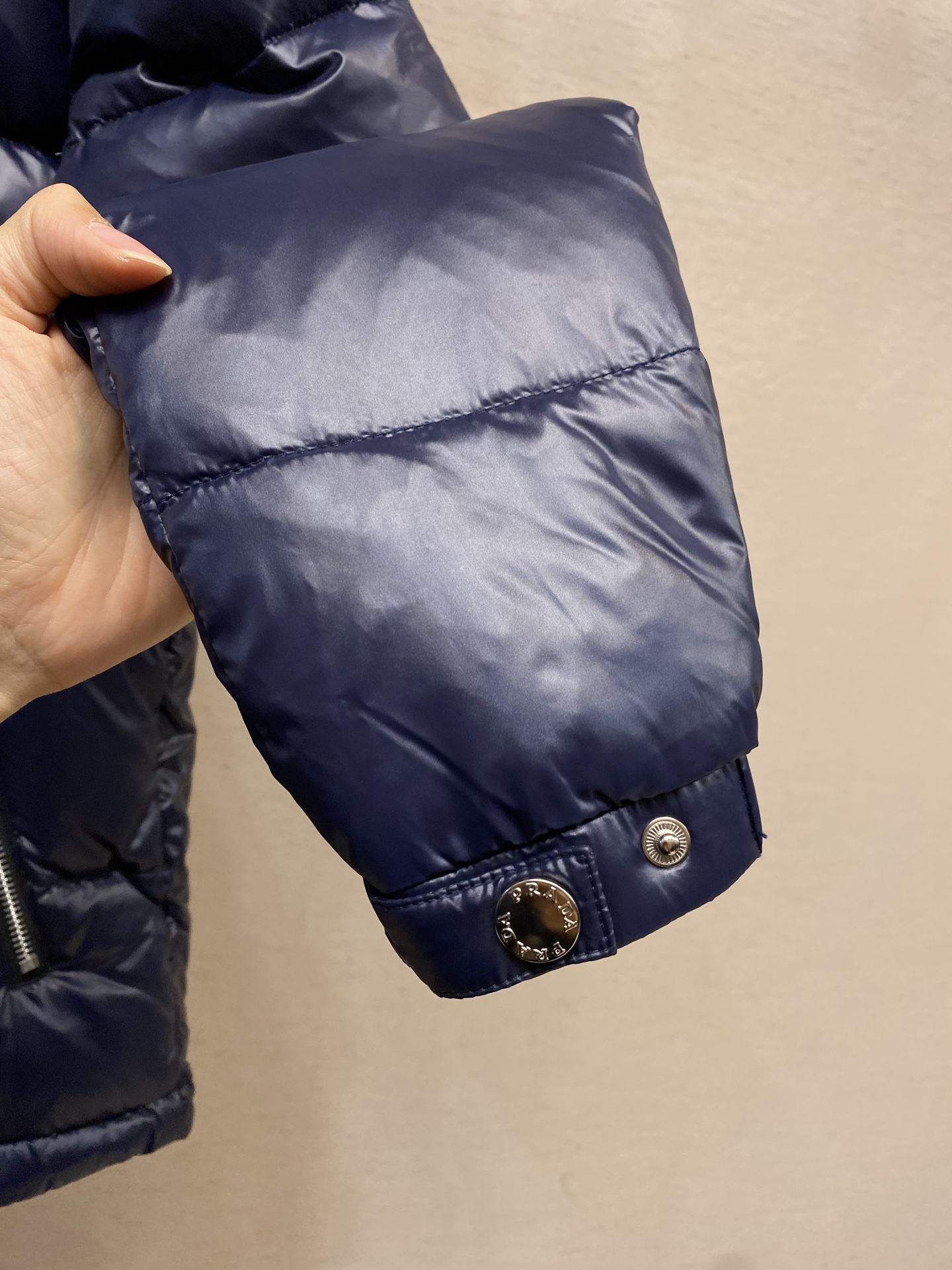 🌟🌟Prada、普拉达 秋冬新款羽绒服外套 高端定制 内填充顶级国标纯正90白鸭绒 品质经得起任何形式检验，呈现一种焕然